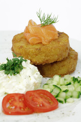 Kartoffelröstis mit Lachs und Frischkäsecreme