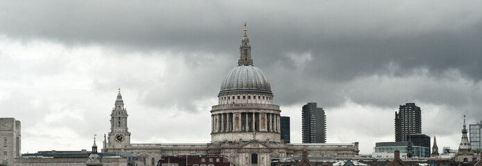 Naklejka premium London skyline at St Paul's cathedral