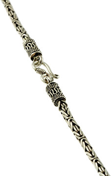 fermoir collier argent fond blanc