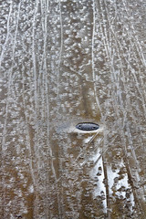 Spuren im Schneematsch