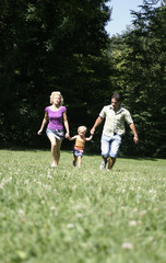 Obraz premium Rodzina w przyrodzie