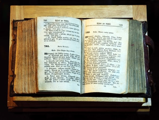 Obraz premium Libro antico: sacra bibbia