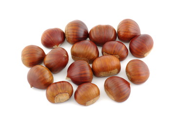 tas de châtaignes