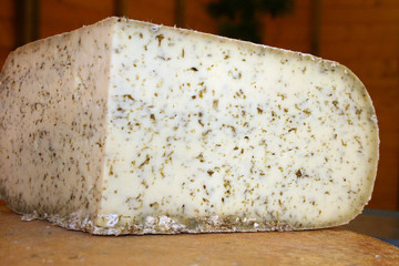 tomme au cumin