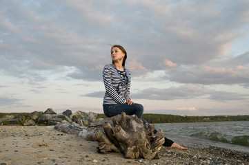 Sight through a shoulder