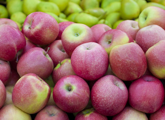 Apfel und Birnen bildfüllend