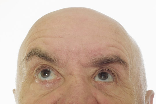 Senior mit K&ouml;pfchen