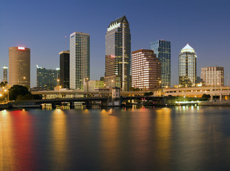 Fototapeta na wymiar Kolorowe centrum miasta z Tampa