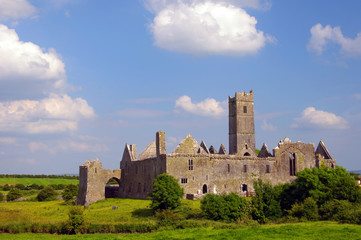 Fototapeta premium famous quin abbey in county clare, ireland