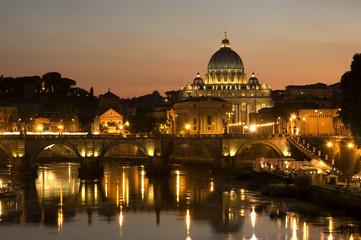 Fototapeta na wymiar Piotra o zachodzie słońca - Rzym