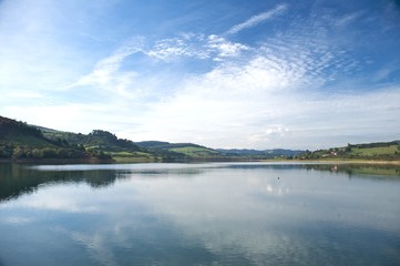 Fototapeta na wymiar lake in asturias