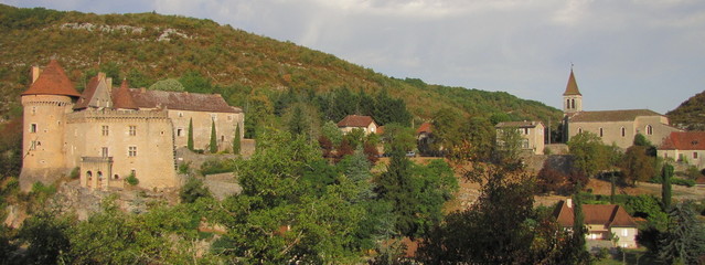 Village de Cabrerets et son Château ; Vallée du Lot