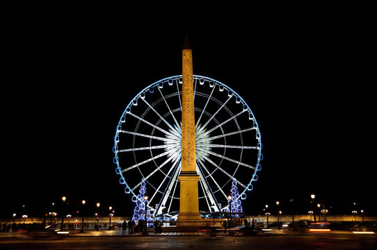 Big wheel and obelisk de la Concorde