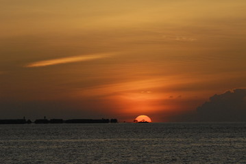 セレベス海の朝日