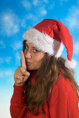 Ragazza vestita da babbo Natale
