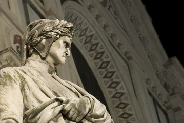 Firenze, piazza Santa Croce, statua di Dante 2