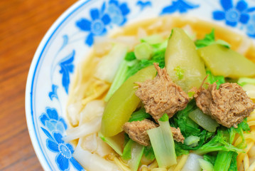 Chinese style vegetarian noodles