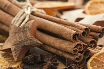 Zimstangen und Orangenscheiben