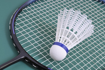 badmintonschläger und ball