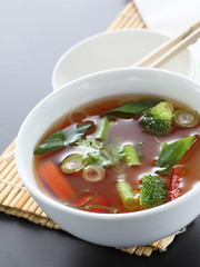 asiatische gemüsesuppe