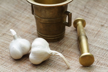 Classic pestle with garlic