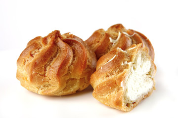 eclairs with cream