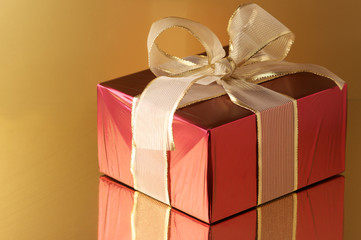 Red/gold gift