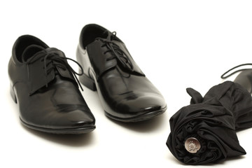 Classic black men's shoes with umbrella