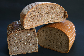 verschiedene Brote halbiert