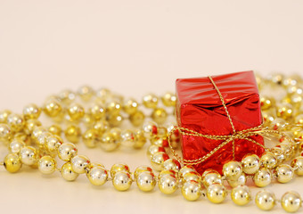 christmas decoration with pearl garland