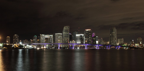 Fototapeta na wymiar Miami at night