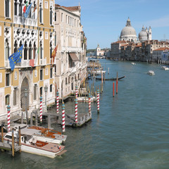 Naklejka premium Wenecja: Canal Grande widziana z mostu Accademia