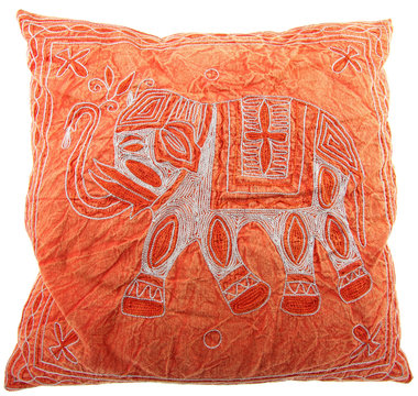 coussin &eacute;l&eacute;phant fond blanc