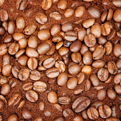 Obraz premium fragrant fried coffee beans close-up
