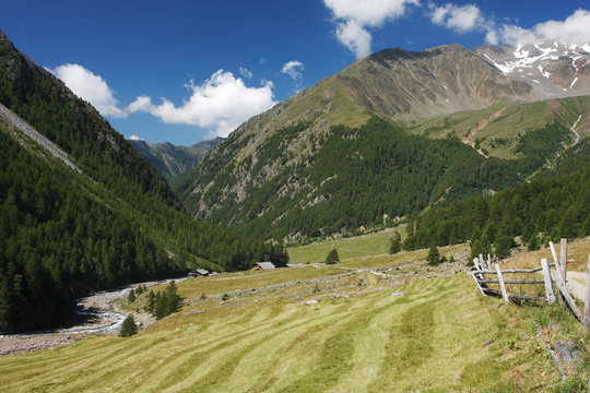 Pfossental, Teil des Meraner H&ouml;henweges, S&uuml;dtirol.
