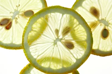 Dekokissen Zitronenscheibe auf weissem Hintergrund © Nailia Schwarz