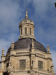 Fototapeta na wymiar Cimborrio de la Universidad Pontificia de Salamanca