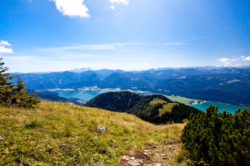 Fototapeta na wymiar Mountain vacation at the lake in Austria