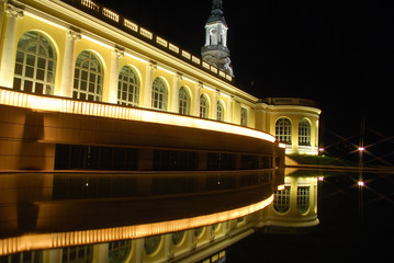 Fototapeta na wymiar Beaumont Palace at night