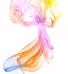 Färbiger Rauch vor weissem Hintergrund