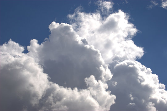 Kumuluswolken am Himmel