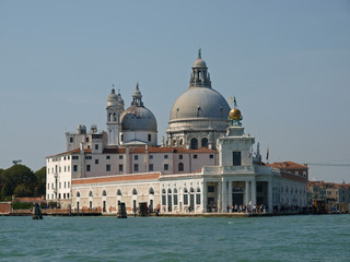 Fototapeta na wymiar Zdrowie i Punta della Dogana w Wenecji