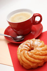 tasse kaffee mit gebäck