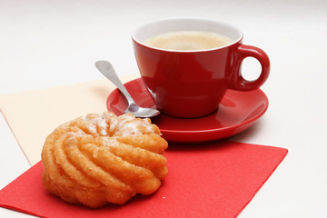 tasse kaffee mit gebäck