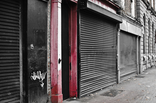 magasins ferm&eacute;s