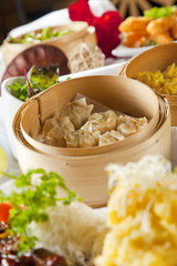 dumplings in bamboo steamer