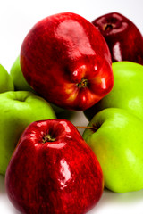 green and red apples