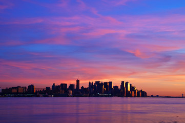 Fototapeta na wymiar new york cityscape skyline w nocy, nyc, usa