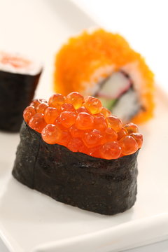 sushi kaviar nigiri futomaki