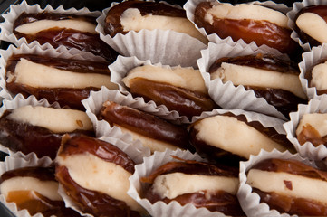 Mit Marzipan gefüllte Datteln